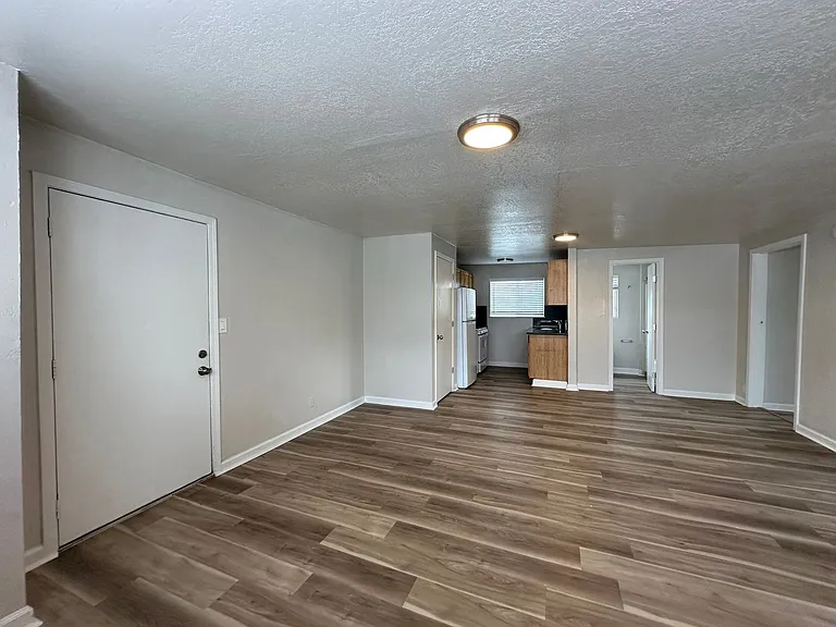 230 Arletta St — Photo 2