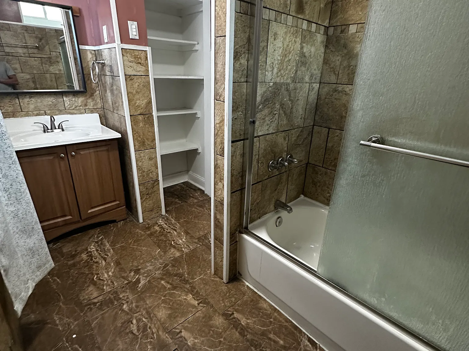 1 bed, $900 — Photo 4