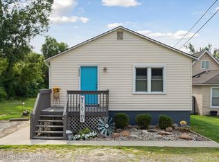 2845 School Lake Dr, Brighton, MI 48114