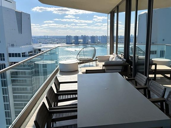 3rd image of 18975 Collins Ave Unit 3004