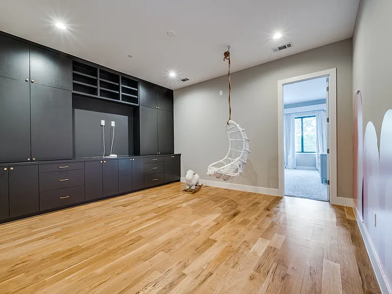 4215 Nashwood Ln — Photo 10
