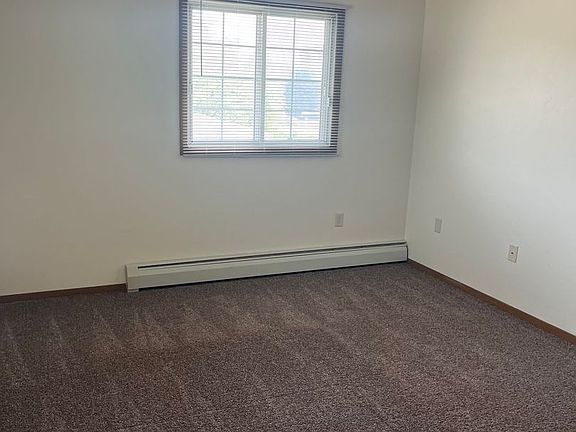 5th image of 591 S Main St APT 5