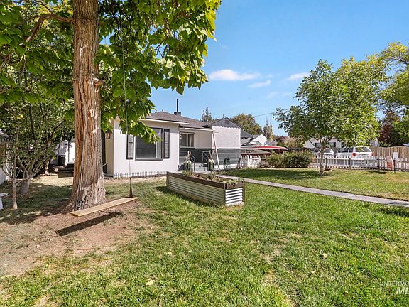 4th image of 767 Shoup Ave