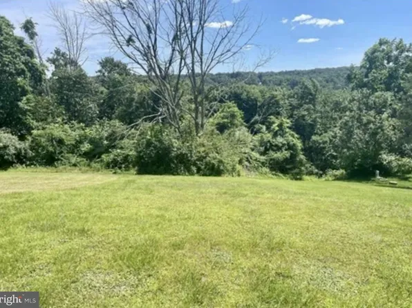 915 Wynonah Dr, Auburn, PA 17922