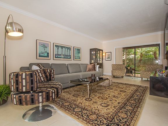 3rd image of 9277 SW 136 Street Cir
