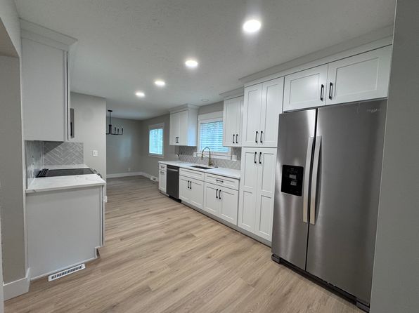 4900 Delevan Dr