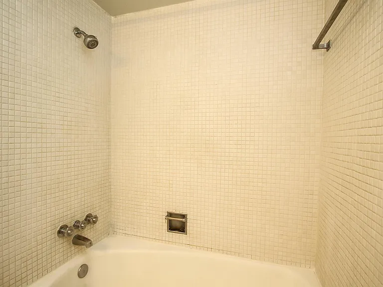1733 Commonwealth St — Photo 21
