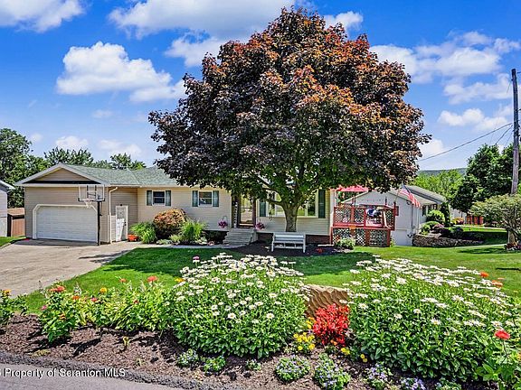 4th image of 212 Tulip Cir