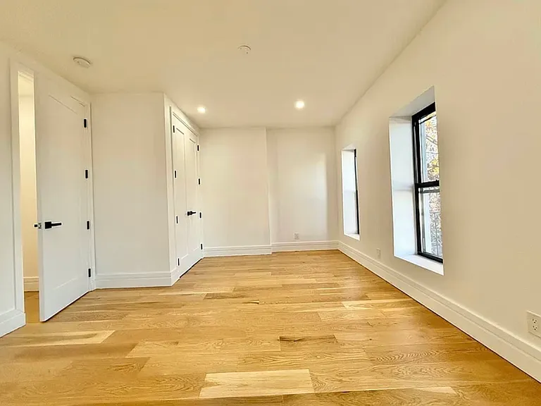 545A Quincy St #2 — Photo 10