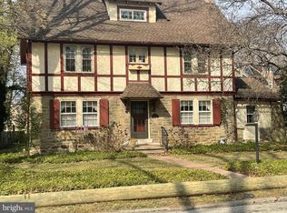 8128 Brookside Rd, Elkins Park, PA 19027