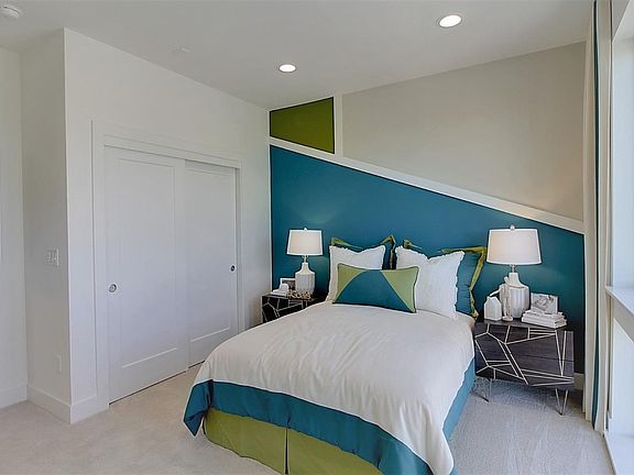 Third-floor bedroom with a view of Declaration Street.