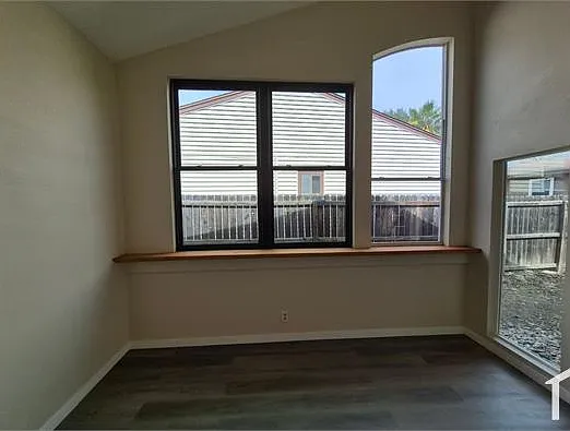 4018 Sunrise Cove Dr — Photo 23