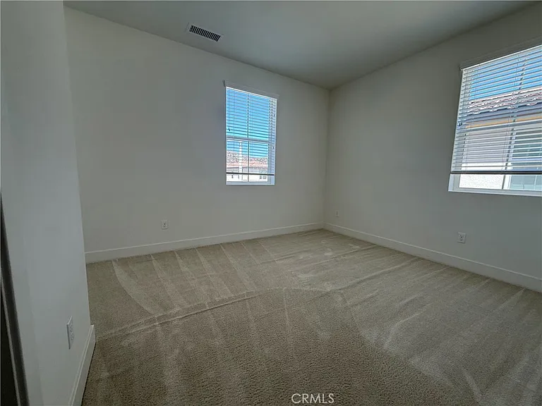 19042 Martino Ct — Photo 31