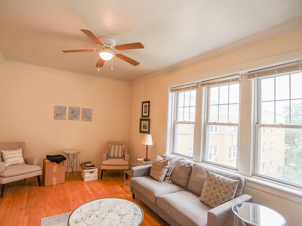 1st image of 2473 W Gunnison St APT 1