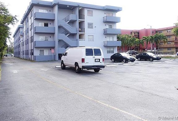 4th image of 495 NW 72nd Ave APT 403