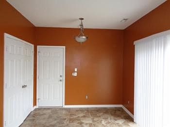 2nd image of 920 Harbour View Cv NE
