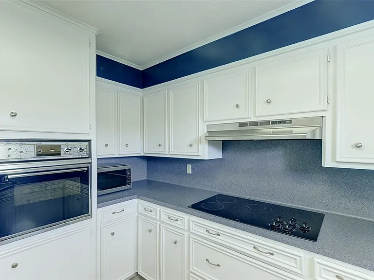 3503 Old Oaks Dr — Photo 12