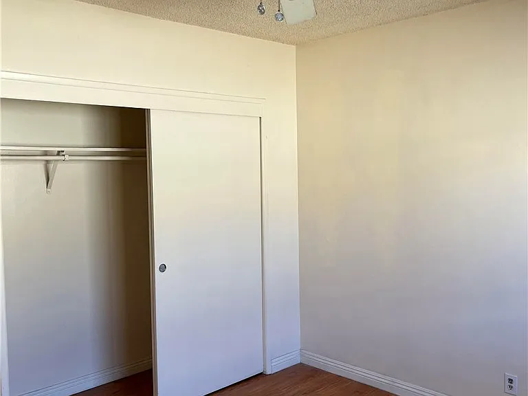 415 N 3rd St #F — Photo 2