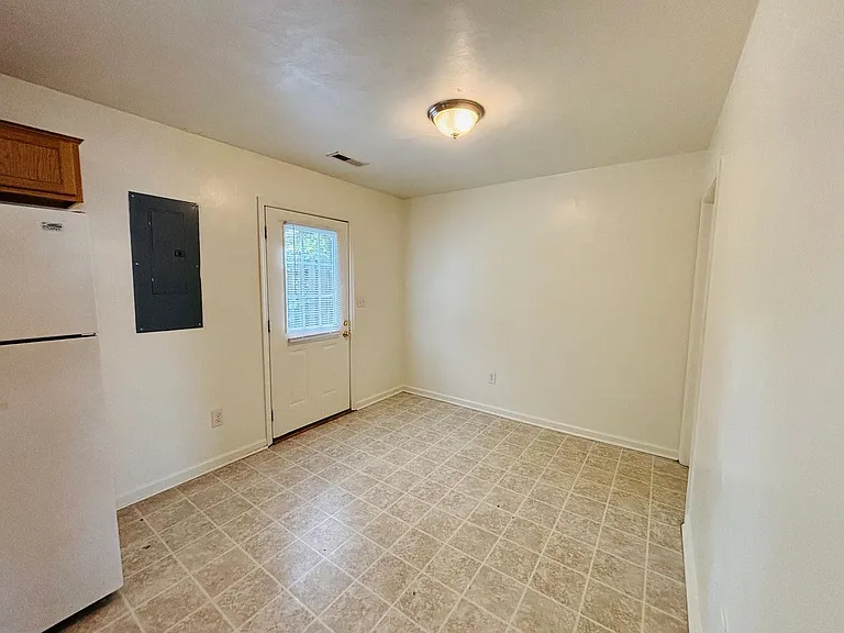 70 Salem Ln — Photo 5