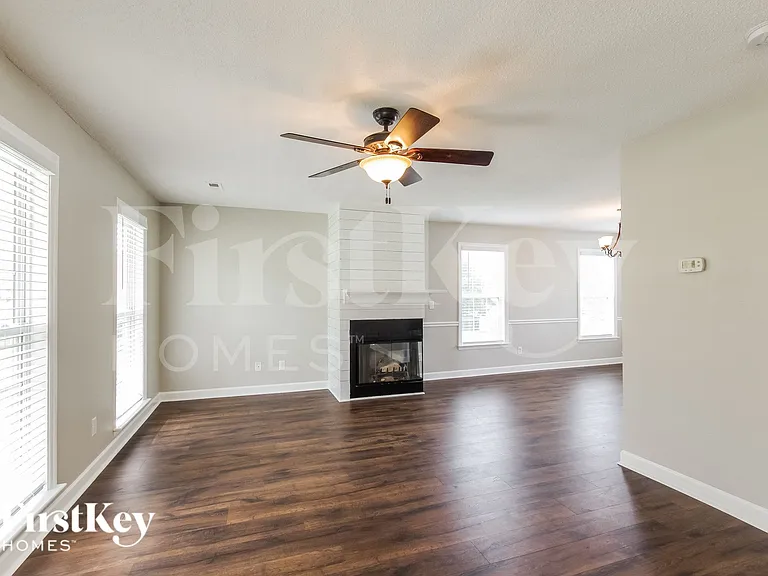 1703 Glenn Meade Dr — Photo 4