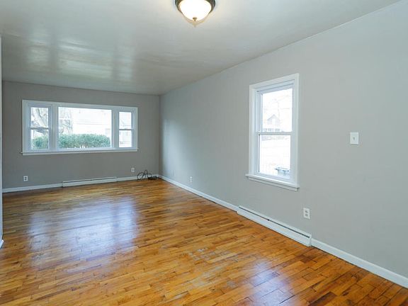 511 Jean St-104