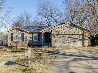 12 Cambourne Ct, Saint Peters, MO 63376