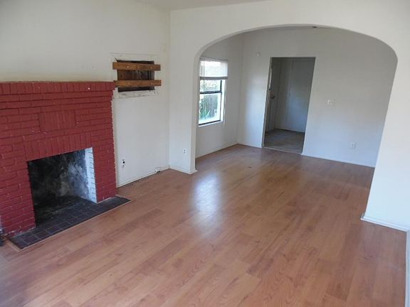 3rd image of 3608 Greenwood Ave