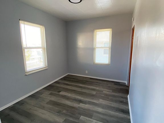4th image of 834 Burton St SW #2