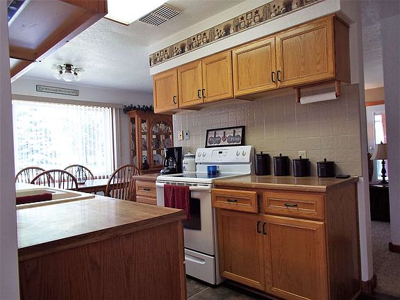 3rd image of 901 Bishop Ave