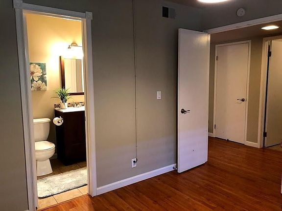 4th image of 5150 Greenberry Dr