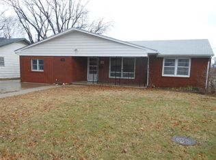 110 SE 12th St, Newton, KS 67114