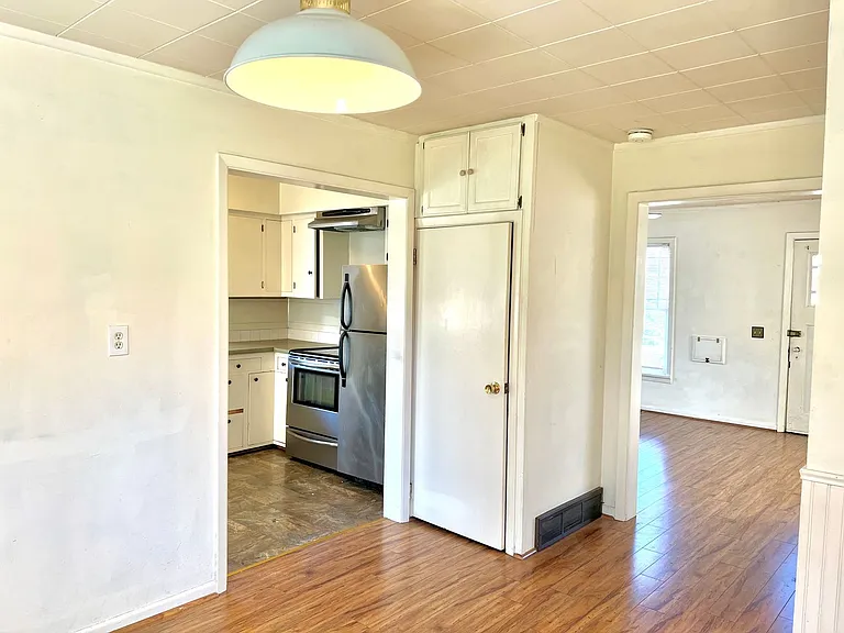 8421 N Fiske Ave — Photo 9
