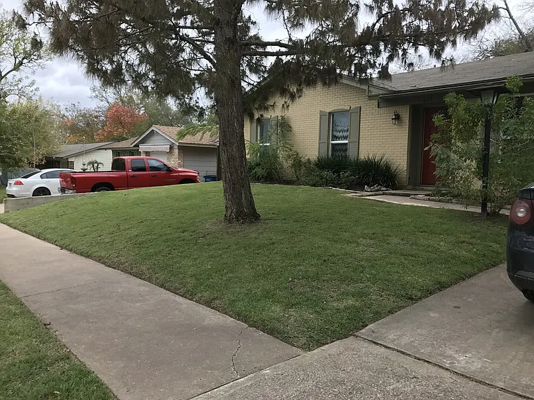 Plymouth Dr — Photo 2