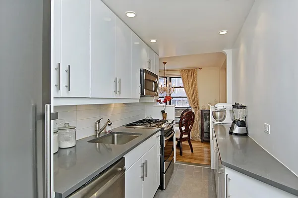 Sold by Corcoran | media 19