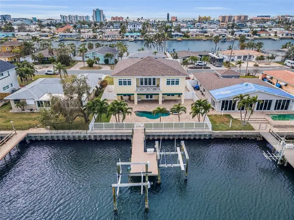 11325 5th St E, Treasure Island, FL 33706