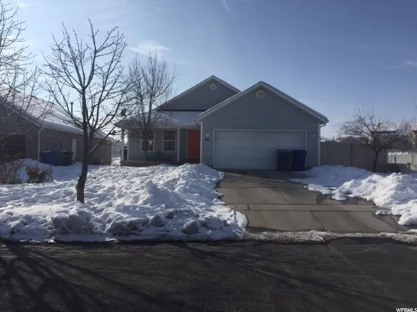 203 W Apple Ave, Saratoga Springs, UT 84045