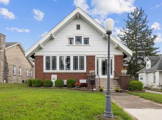 215 W Main St, Bloomfield, IN 47424