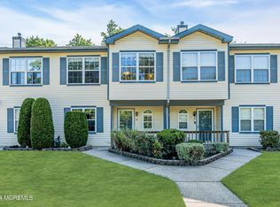 52 Quail Run, Bayville, NJ 08721