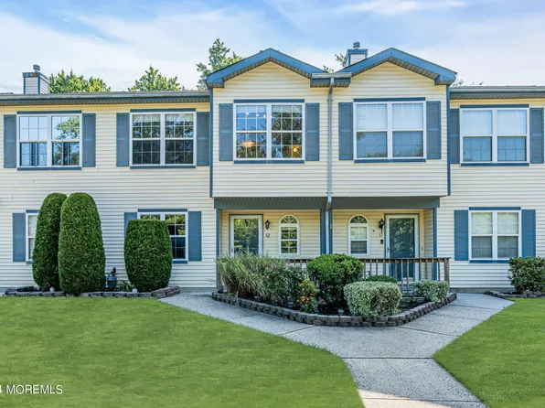 52 Quail Run, Bayville, NJ 08721