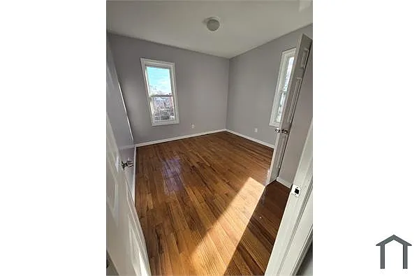 Building Photo - 136 Dewey St #2R