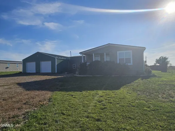 12891 Longview Dr, Watford City, ND 58835