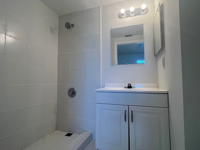 735 SW 148th Ave #1702 — Photo 11