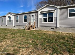 1038 Coolidge Rd, La Follette, TN 37766