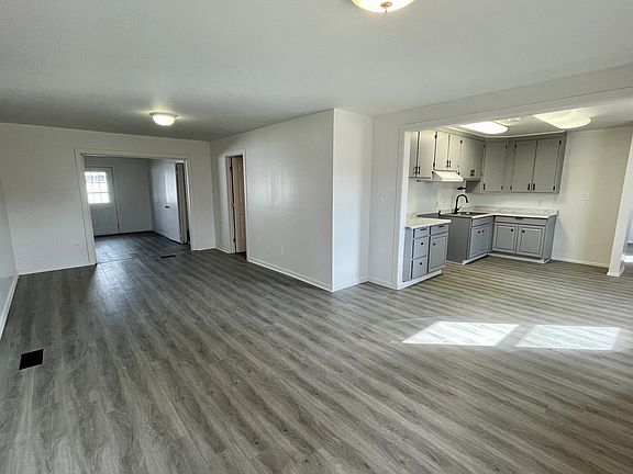 4th image of 917 Frontier Dr