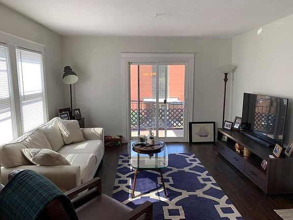3rd image of 117 W 51st St APT 2W