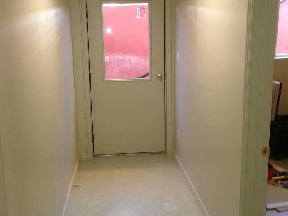Entrance into basement