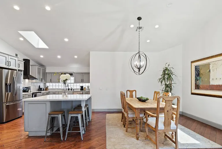 5362 E Kelton Ln — Photo 9