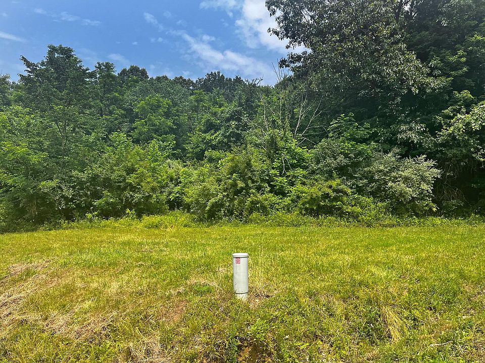 2nd image of 420 Highland Hills Dr