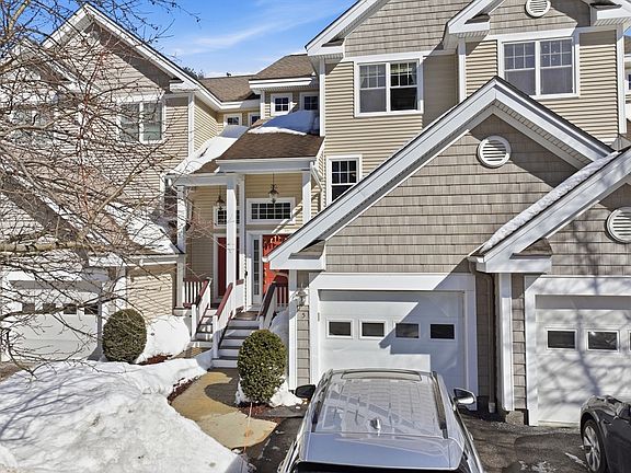 2nd image of 5 Lincoln Ln #5