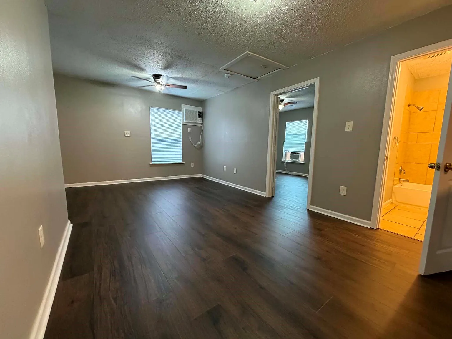 3028 Avenue M — Photo 2